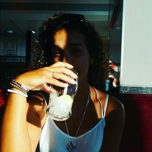 Meet your Posher, Kira